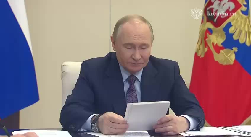 Путин анонсировал запуск 'Детской книжной карты' с 2026 года для поддержки семей с детьми