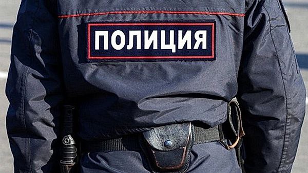 В огне никто не пострадал В Уфе расследуют причину возникновения пожара в многоэтажном доме по улице Ферина Накануне 17 января в полицию поступило сообщение о пожаре в квартире Выяснилось что 40 летняя хозяйка дома поссорилась с мужем После этого мужчина в состоянии опьянения вернулся домой с горючей жидкость и поджёг квартиру Возбуждено уголовное по факту умышленного уничтожения или повреждения имущества Мужчину задержали в отношении него будет избрана мера пресечения БСТ в Telegram БСТ в МАХ