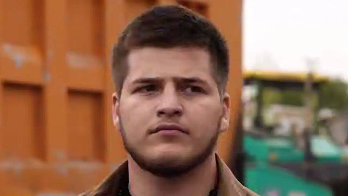 Кадыров поручил своему 17 летнему сыну Адаму вести контроль за налогами в Чечне Ранее его назначили ответственным за сбор средств на гуманитарную помощь жителям сектора Газа Прямой эфир