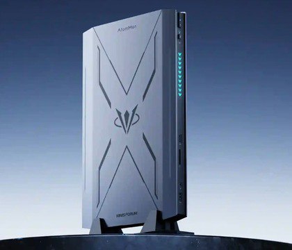 Minisforum представила игровой мини ПК AtomMan G7 Pro с Intel Core i9 14900HX и GeForce RTX 5070 Устройство позиционируется как альтернатива представленному ранее решению G1 Pro с процессором AMD Ryzen 9 8945HX Флагманский игровой мини ПК AtomMan G7 Pro оснащен 24 ядерным процессором Intel Core i9 14900HX и мобильной видеокартой NVIDIA GeForce RTX 5070