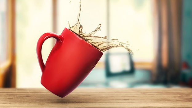 В Бобруйске годовалый ребенок получил ожоги опрокинув чашку с кипятком 5 ноября в Бобруйскую городскую больницу с термическими ожогами кипятком в тяжелом состоянии был госпитализирован мальчик 2024 г р Как выяснилось трагический инцидент произошел в квартире по месту жительства ребенка Малыш опрокинул на себя чашку с кипятком стоящую на столе Читайте нас на САЙТЕ и в соцсетях Instagram ВК Одноклассники Facebook