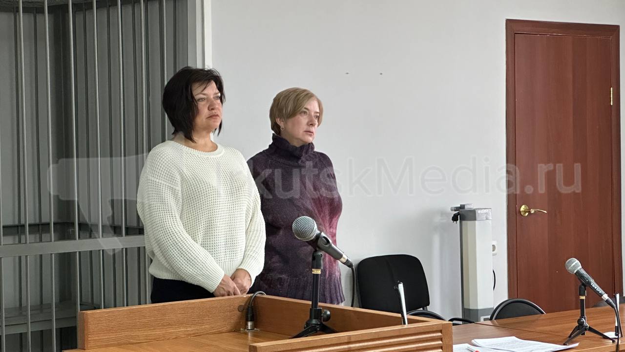 В Иркутске огласили приговор экс главе Дирекции автодорог Юлии Гординой   Сегодня Октябрьский районный суд Иркутска вынес приговор в отношении бывшего директора ОГКУ Дирекция автодорог Юлии Гординой Фигурантка обвинялась в превышении полномочий и взяточничестве в крупном размере Женщина признана виновной Суд путем совокупности приговоров назначил Гординой 12 лет в колонии общего режима Ее взяли под стражу в зале суда Напомним что 2 июля 2024 года уголовное дело в отношении Гординой было передано в суд По версии следствия в 2020 году женщина получила от руководителя фирмы через двух посредников 3 5 млн рублей за заключение госконтракта и беспрепятственное подписание акта сдачи приемки невыполненных работ в рамках БКАД При этом фигурантке было известно о том что изготовленная программа является неработоспособной и техническому заданию не соответствует Несмотря на это злоумышленница перечислила из госбюджета на расчетный счет организации свыше 39 млн рублей которые в дальнейшем были похищены руководителем этого общества Бюджету Иркутской области был причинен крупный ущерб   IrkutskMedia Прислать новость