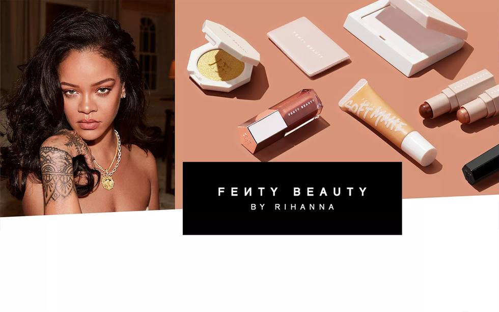 Французский люксовый монстр LVMH хочет продать свою долю в Fenty Beauty том самом косметическом бренде Рианы сообщает Reuters Вся компания может быть оценена в 1 2 миллиарда у LVMH в ней 50 Fenty Beauty это один из самых оглушительных успехов Рири Только в 2024 году выручка составила 450 млн История партнёрства певицы с группой LVMH в которую входят в том числе Louis Vuitton Dior Tiffany и Sephora началась в 2017 году Fenty Beauty названный в честь настоящей фамилии Рианы произвел революцию на косметическом рынке благодаря инклюзивности тональный крем выпускался в 50 оттенках За первый же год продажи превысили космические 550 миллионов К 2021 году по оценкам Forbes бренд стоил уже 2 8 млрд Однако не все проекты Рианны с LVMH оказались столь успешными В феврале 2021 года стороны закрыли модный дом Fenty который работал над брендом одежды Его поддерживал Vogue но подкосили цены джинсовая курточка за 1000 и пандемия Икона стиля тогда потеряла 36 миллионов Селебрити бренды когда то воспринимавшиеся как гарантия успеха столкнулись со сложностями растут издержки покупатели стали другими замедляется рост Даже состояние самой Рианны за последние годы просело с 1 7 миллиарда до всего лишь 1 миллиарда отражая давление рынка Жёсткие времена