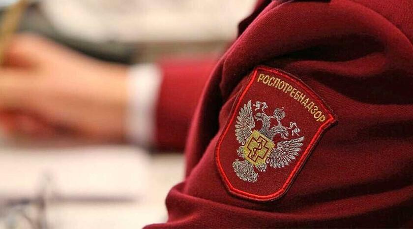 Профилактика инфекционных заболеваний, передающихся через укусы клещей, в ЛНР включает комплекс санитарных и противоэпидемических мероприятий. Об этом ЛИЦ сообщил руководитель регионального управления Роспотребнадзора Дмитрий Докашенко. По его словам, в перечень профилактических мер входят дератизационные и дезинсекционные работы, включая акарицидную обработку на территориях массового отдыха, парках, скверах, а также барьерная обработка вокруг населенных пунктов. «Комплекс включает благоустройство родниковых источников в лесопарковой зоне населенного пункта, благоустройство и санитарную очистку территорий населенных пунктов, мест массового отдыха и пребывания населения, ликвидацию несанкционированных свалок мусора», — проинформировал Докашенко.