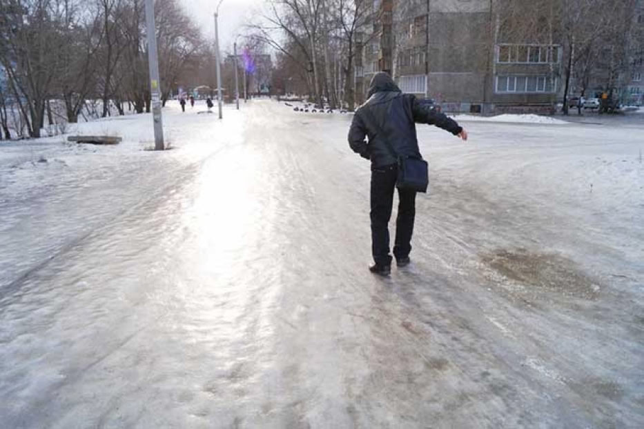 В январе в травмпункт одной только городской больницы №21 в Уфе обратились две тысячи человек  Об этом заявил заведующий травмпунктом Вадим Фадеев.  По словам специалиста, большинство пациентов – люди пожилого возраста. Они получили травмы на улице при падении на льду. Чаще всего уфимцы ломают верхние и нижние конечности.  Будьте осторожны!    Инсайдер Башкортостан   Написать нам