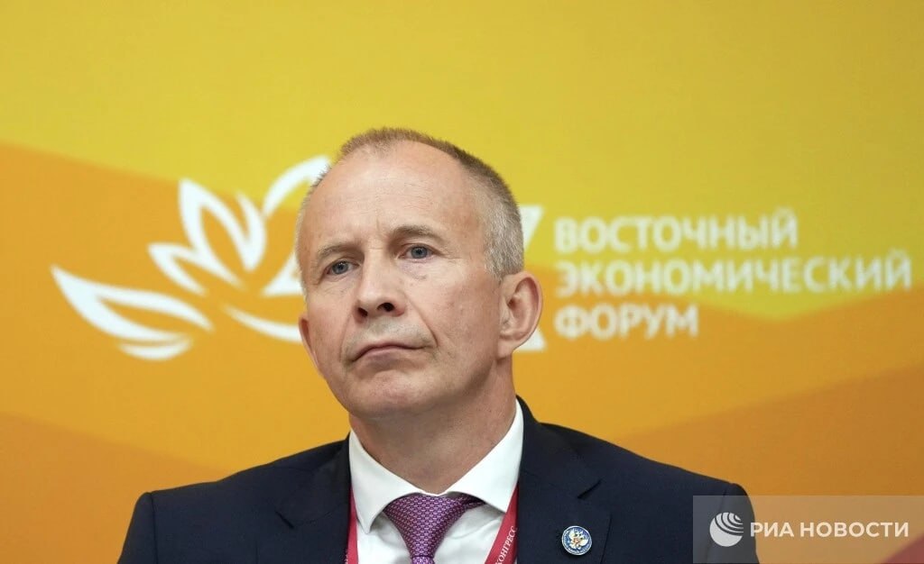 Президента Федерации дзюдо России внесли в базу Миротворца Сергея Соловейчика обвиняют в покушении на суверенитет и территориальную целостность Украины Причиной внесения функционера в базу стало участие в форуме Россия спортивная держава который прошел с 5 по 7 ноября в Самаре Также за участие в форуме в базу попали экс фигуристка Станислава Константинова волейболист Новы Артем Салтанов главный тренер сборной России по спортивной гимнастике Дмитрий Андреев глава Федерации скейтбординга России Илья Вдовин Подписывайтесь на РИА Новости Спорт в МАХ