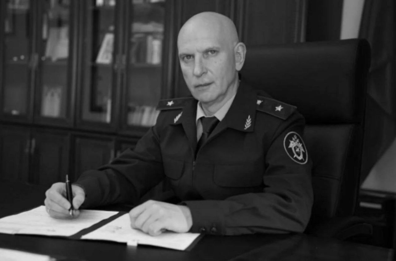 К сожалению подтвердилась информация ряда ТГ-каналов республики о преждевременной смерти руководителя Следственного управления СК России по КЧР генерал-майора юстиции Щепкина Николая Вячеславовича.   Ранее мы писали о нем и отмечали его, на наш взгляд, профессионализм и участие в жизни республики и ее граждан, в той сфере, которой он руководил. Очень болезненно терять таких сотрудников, одной из ключевых правоохранительных структур региона.   Команда chp_kchr приносит свои глубочайшие соболезнования семье, родным и близким Николая Вячеславовича