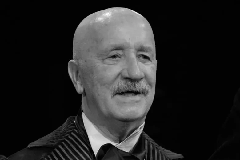 Умер актёр Вадим Александров Ему было 87 лет Артист известен своими ролями в сериалах Папины дочки Солдаты и Воронины а также в фильмах Мы из джаза и Экипаж Прямой эфир