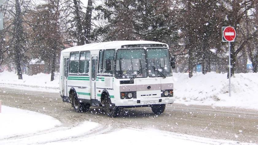 В Бийске перекроют движение по улице Сибирской В Бийске с 2 февраля по 2 марта будет ограничено движение транспорта на участке улицы Сибирской По информации городской администрации временные неудобства связаны с проведением работ по прокладке газовой магистрали Движение будет перекрыто на участке улицы от Муромцевского переулка до Хабаровского переулка На период действия ограничений на улице Иркутской будет организовано двухстороннее движение для обеспечения объезда закрытого участка Бийскгортранс уведомляет что с начала февраля до начала марта автобусный маршрут 47 претерпит изменения Он будет следовать в объезд перекрытого участка по улице Иркутской