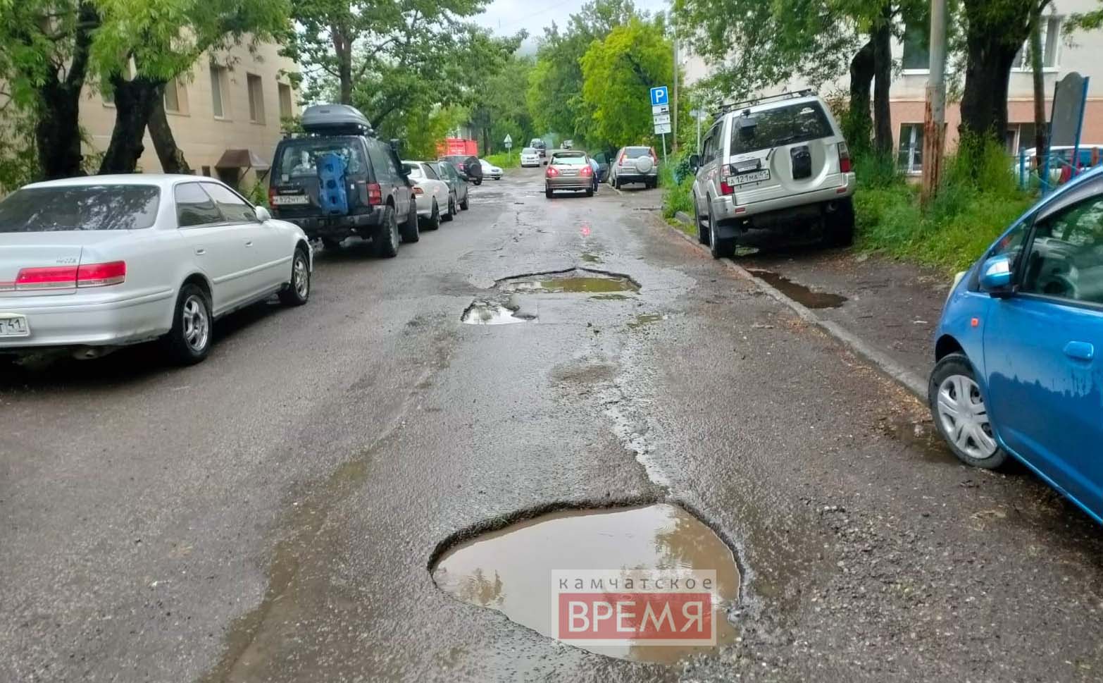 Синоптики: охотоморский циклон принесет на юг Камчатки сильные дожди Стихия начнет влиять на полуостров завтра днем В отделе метеопрогнозов Камчатгидрометцентра рассказали, чего ждать и как долго будет влиять циклон. Подробности по ссылке:
