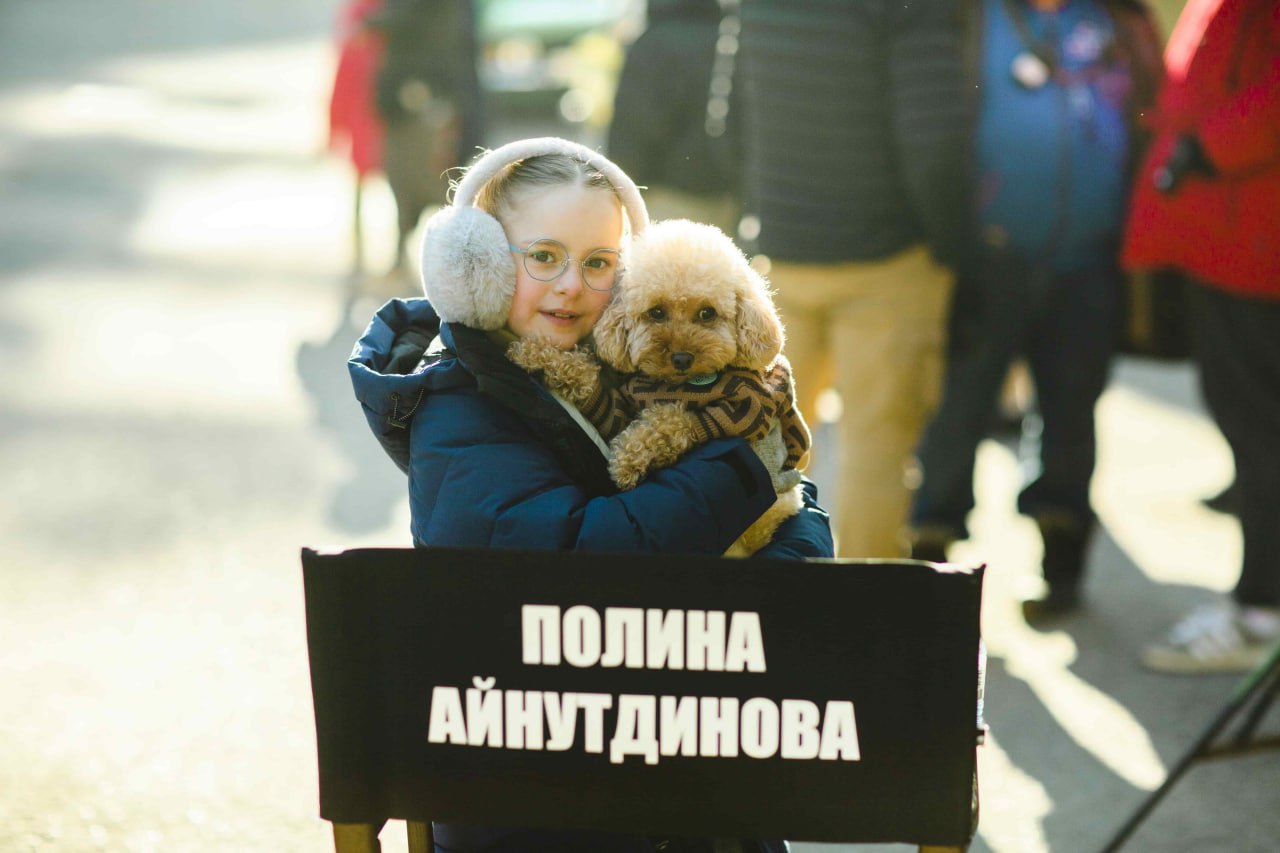 Следствие снова ведет школьница второй сезон детского детективного сериала Любопытная Варвара стартует в Wink ru 2 октября Премьера комедийно детективного сериала Любопытная Варвара Второй сезон 6 состоится 2 октября эксклюзивно в онлайн кинотеатре Wink ru совместное предприятие Ростелекома и НМГ Главные роли в продолжении полюбившегося проекта исполнили Полина Айнутдинова Сергей Федоров Вероника Журавлева Людмила Артемьева Виктор Бычков Степан Девонин Сергей Степин Елена Борщева и Вера Островская Подробнее здесь Реклама ПАО Ростелеком Токен 2Vfnxy12PRJ Фото ПАО Ростелеком