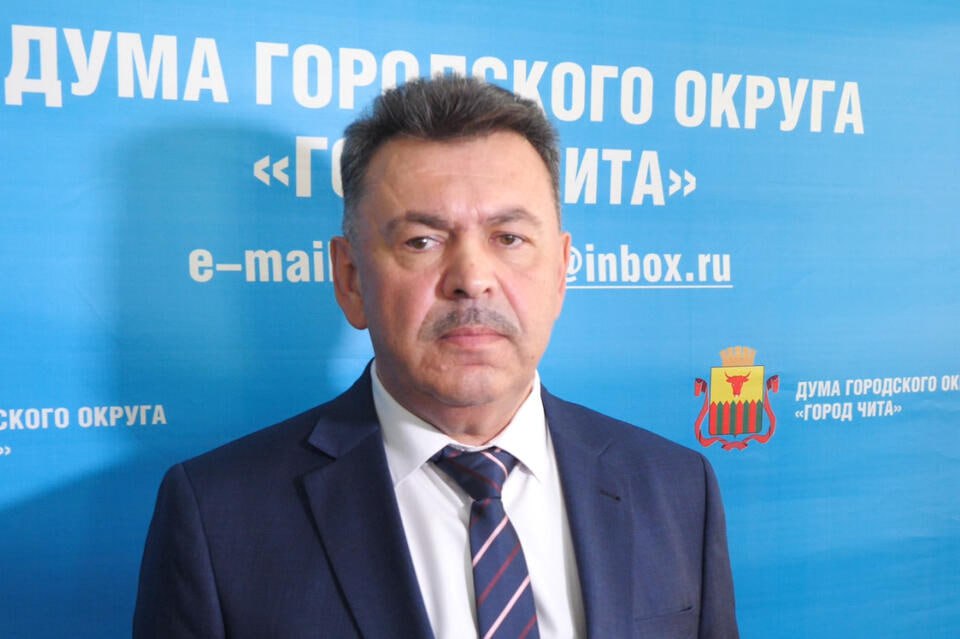 Медиарейтинг мэров Дальнего Востока: Чита — частично в хвосте списка  По итогам июля мэр Читы Инна Щеглова заняла 5-е место в медиарейтинге, а председатель Гордумы Евгений Ярилов оказался на 21-й позиции — предпоследней.    Лидеры рейтинга: 1   Олег Имаммеев  Благовещенск  2   Сергей Кравчук  Хабаровск  3   Константин Шестаков  Владивосток   Рейтинг подготовила «Медиалогия» — он отражает общий уровень информационного благоприятствования, учитывая все упоминания в СМИ за месяц.  ZAB.RU