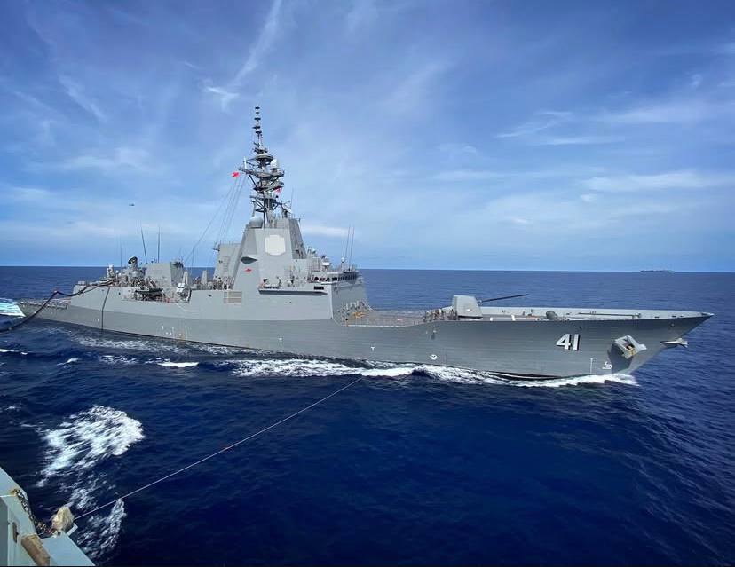 Эсминец «Brisbane» DDG 41 ВМС Австралии 4 августа 2025 года включен в состав британской АУГ во главе с авианосцем «Prince of Wales» для совместных действий в Индо-Тихоокеанском регионе. А фрегат «Ville de Quebec» FFH 332 ВМС Канады наоборот вышел из состава АУГ для проведения национальной операции «HORIZON». #VilleDeQuebec #PrinceOfWales #Brisbane Эксклюзивный военно-морской канал