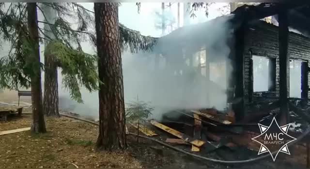 Пожар на базе отдыха Чигиринка в Кировском районе ликвидирован спасателями