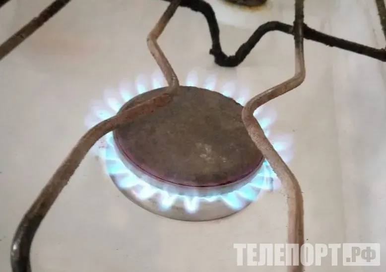 Подключить частные дома к газу уже захотели более 300 жителей Благовещенска Заявки на подключение к газовым сетям принимают в МФЦ и на двух сайтах В Благовещенске с 2026 года начнется подключение частных домов к газовым сетям Заявки на подключение подали уже более 300 жителей города Несмотря на то что газификация начнется с районов Молокозавода и пятой стройки подать заявку на подключение могут владельцы частных домов из любых частей города Сделать это можно в МФЦ на портале Госуслуги или на сайте Единого оператора газификации Для подключения частного дома к газу собственнику понадобится ряд документов Подробности