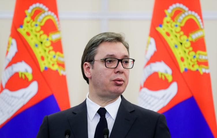 Вучич впервые совершит визит на Украину Президент Сербии Александар Вучич 11 июня отправился на Украину с неанонсированным однодневным визитом. Об этом сообщила пресс-служба сербского президента. Это первый визит Вучича в Украину. Он примет участие в саммите «Украина — Юго-Восточная Европа», который, по данным сербских СМИ, пройдет в Одессе.