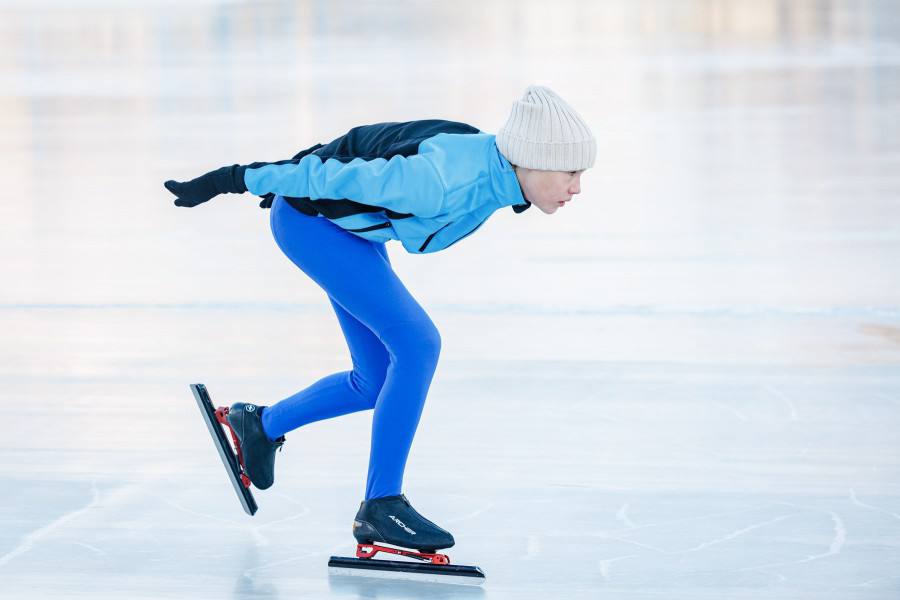 Катки Екатеринбурга открывают сезон Одним из первых готов каток Юность Уже завтра на тренировку там выйдут конькобежцы А массовое катание будет разрешено с 18 декабря екатеринбург рф