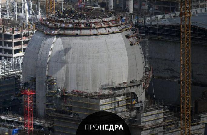 Первый реактор АЭС Аккую готовится к запуску Первый реактор строящейся с участием России АЭС Аккую в Турции приближается к моменту физического пуска несмотря на санкции заявил завершивший дипломатическую миссию в Турции посол РФ Алексей Ерхов По его словам это несомненное достижение народов РФ и Турции строителей правительств и лидеров двух стран Верю российско турецкое сотрудничество в ядерной сфере имеет блистательное будущее оно обязательно останется важнейшей составной частью двусторонних отношений заявил дипломат   Пронедра Подписывайся