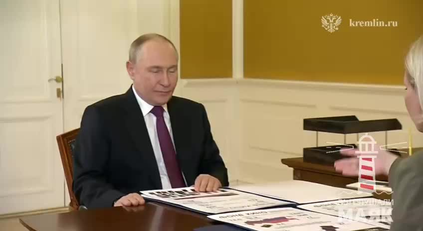 Путин обсудил квоты на прокат зарубежных фильмов с министром культуры