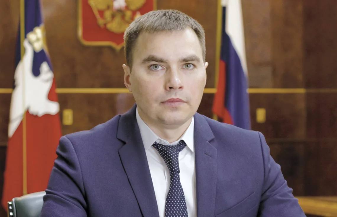 Дмитрий Карасев единогласно избран мэром Норильска В Норильске сегодня состоялись выборы главы города Новым мэром стал Дмитрий Карасев За него проголосовали все депутаты городского Совета Второй кандидат на этот пост депутат и председатель комиссии по городскому хозяйству Роман Сербин выступил в его поддержку заявив что сейчас не время менять капитана Предложение о назначении Карасева было поддержано единогласно   Отправить сообщение Наш чат