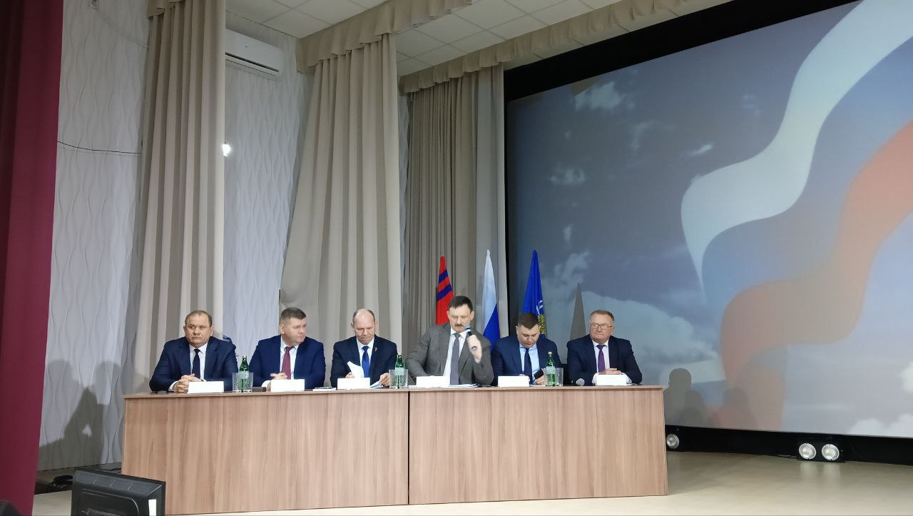 Волгоградские аграрии на совещании в Котельниковском районе обсудили подготовку к весенним полевым работам По прогнозу площадь посевов составит 3 4 тысячи гектаров Около 65 должны занять зерновые и зернобобовые культуры 31 технические Под урожай этого года потребуется около 70 тысяч тонн семян зерновых и зернобобовых культур Обеспеченность районов материалом достигает почти 100 Подписаться Перейти на сайт MAX