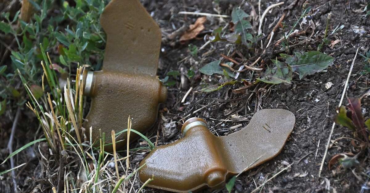 Литва выходит из Оттавской конвенции по запрету противопехотных мин Сейм республики большинством голосов одобрил денонсацию договора. По словам Минобороны, это усилит обороноспособность и «повысит эффективность контрмобильности» армии. Решение принято якобы на фоне обострения угроз в регионе — ранее с таким предложением выступили Латвия, Эстония, Польша и Финляндия. Оттавская конвенция действует с 1999 года. Её подписали 164 страны. Противопехотные мины.