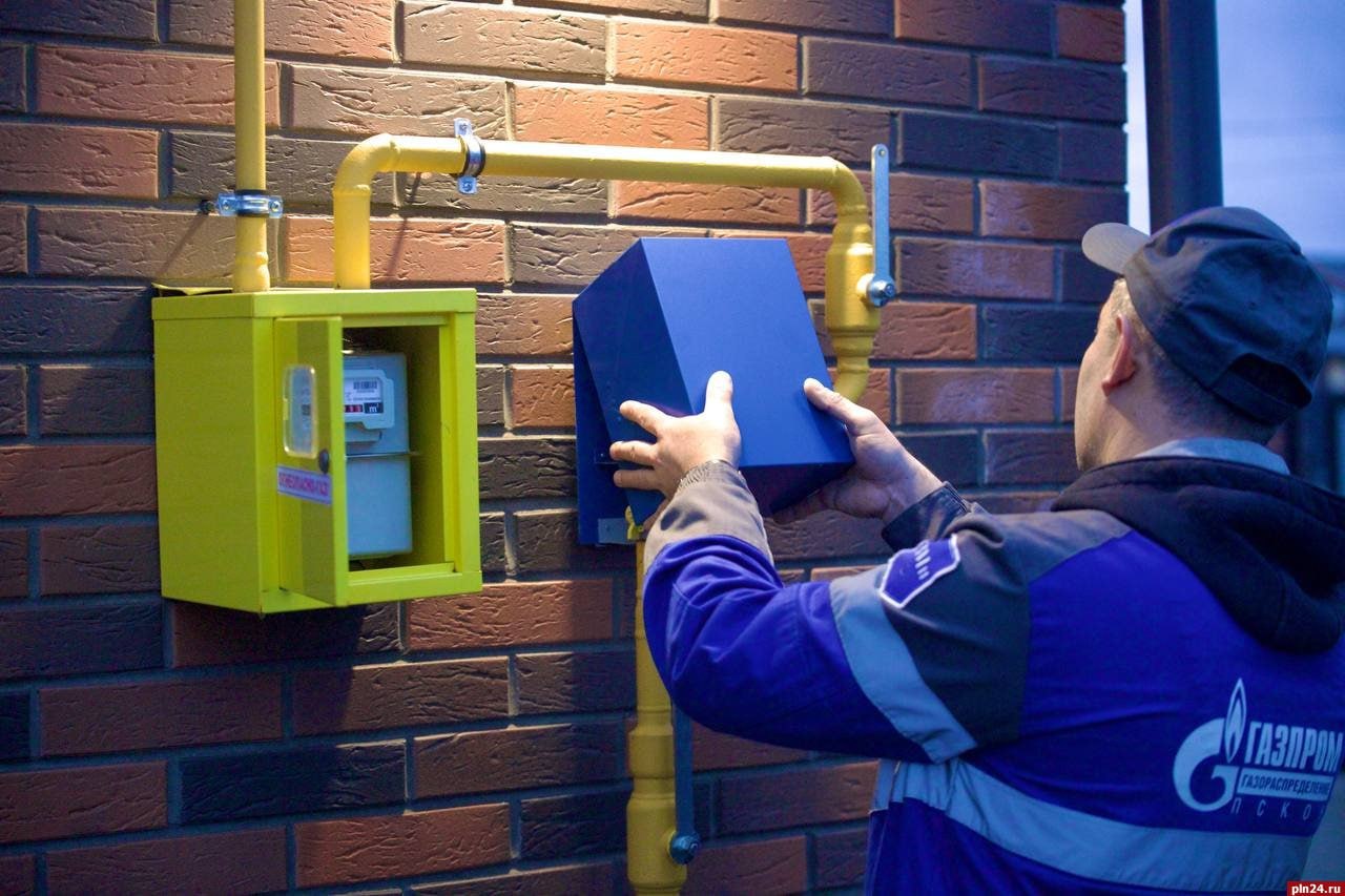 Сказано сделано еще в один дом в Логозовичах пришел газ Торжественный пуск газа состоялся в доме ветерана специальной военной операции в деревне Логозовичи Псковского муниципального округа сегодня 11 декабря По словам счастливчиков получивших доступ к голубому топливу жизнь станет гораздо легче и экономичнее Подробнее о том как происходила догазификация в репортаже Псковской Ленты Новостей