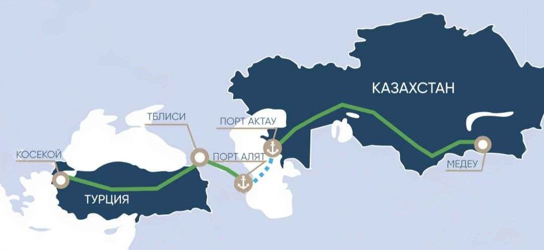 KTZ Express запустила мультимодальные перевозки между Казахстаном и Турцией KTZ Express дочерняя компания Казахстанских железных дорог организовала мультимодальные контейнерные перевозки между Казахстаном и Турцией с транзитом через Грузию и Азербайджан Грузы транспортируют по железной дороге от станции Косекой до Карса далее через Тбилиси до порта Алят на пароме через Каспий от порта Алят до порта Актау по железной дороге от порта Актау до станции Медеу Средний срок доставки грузов по маршруту составляет от 20 до 25 дней Читайте также Узтемирйулконтейнер запустил контейнерные перевозки между Европой и Узбекистаном Logistan info Логистика Экономика