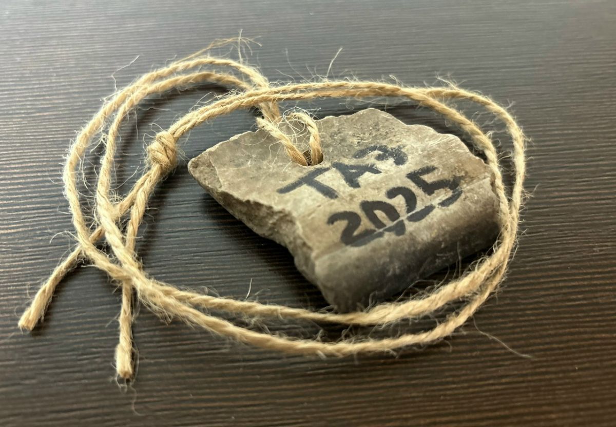 Сезон открытий археологи Куликова поля подвели итоги полевой работы 2025 года Археологи музея заповедника Куликово поле рассказали как прошел полевой сезон 2025 года Однако для ученых это не конец работы а начало нового не менее важного этапа анализа артефактов и воссоздания прошлого В уходящем году тульская земля щедро поделилась своими тайнами Подробнее   brandrussia online fn 1759797 html Прислать новость задать вопрос Подпишись на Telegram MAX