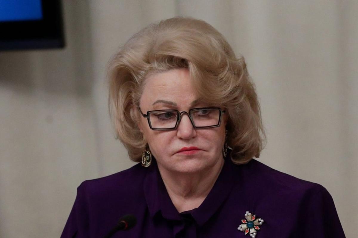 Председатель Комитета Госдумы по защите семьи, вопросам отцовства, материнства и детства Нина Останина обсудила с «Ридусом» предложение создать общественные дружины для охраны традиционных российских ценностей. Нина Останина считает, что такая идея — хороший опыт из советского прошлого, который следует взять на вооружение.