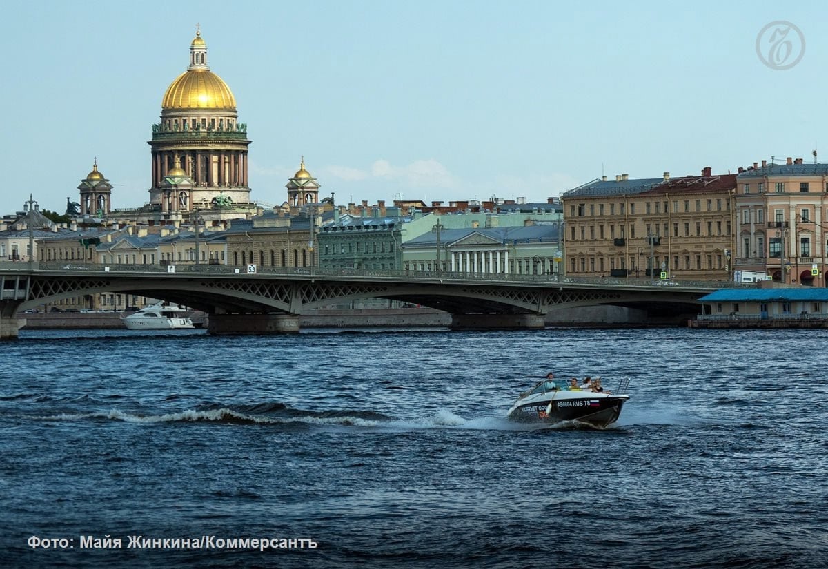 Разводку мостов отменили в ночь на 5 ноября из-за государственного праздника   Мосты будут сведены в ночь с 4 на 5 ноября. В связи с празднованием Дня народного единства разводку отменили, сообщили в пресс-службе ГБУ «Мостотрест».  Такая практика обычная для Санкт-Петербурга в дни государственных праздников. По установившейся традиции и правилам эксплуатации переправ мосты не разводят также в ночь с 1 на 2 мая, с 9 на 10 мая и с 12 на 13 июня.