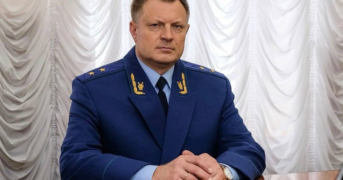 Прокурор Краснодарского края Сергей Табельский может стать заместителем генпрокурора РФ В Совет Федерации поступило представление президента России Владимира Путина о назначении на должности заместителей Генерального прокурора Российской Федерации Сергея Бажутова и Сергея Табельского Сергей Табельский окончил Свердловский юридический институт в 1993 году После этого он работал в разных регионах страны С 2013 по 2017 год Табельский возглавлял прокуратуру Калининградской области а с марта 2017 года занимает кресло прокурора Краснодарского края   свои фото видео и истории присылайте нашему боту prostokrd bot Подпишись на наш канал в Telegram MAX