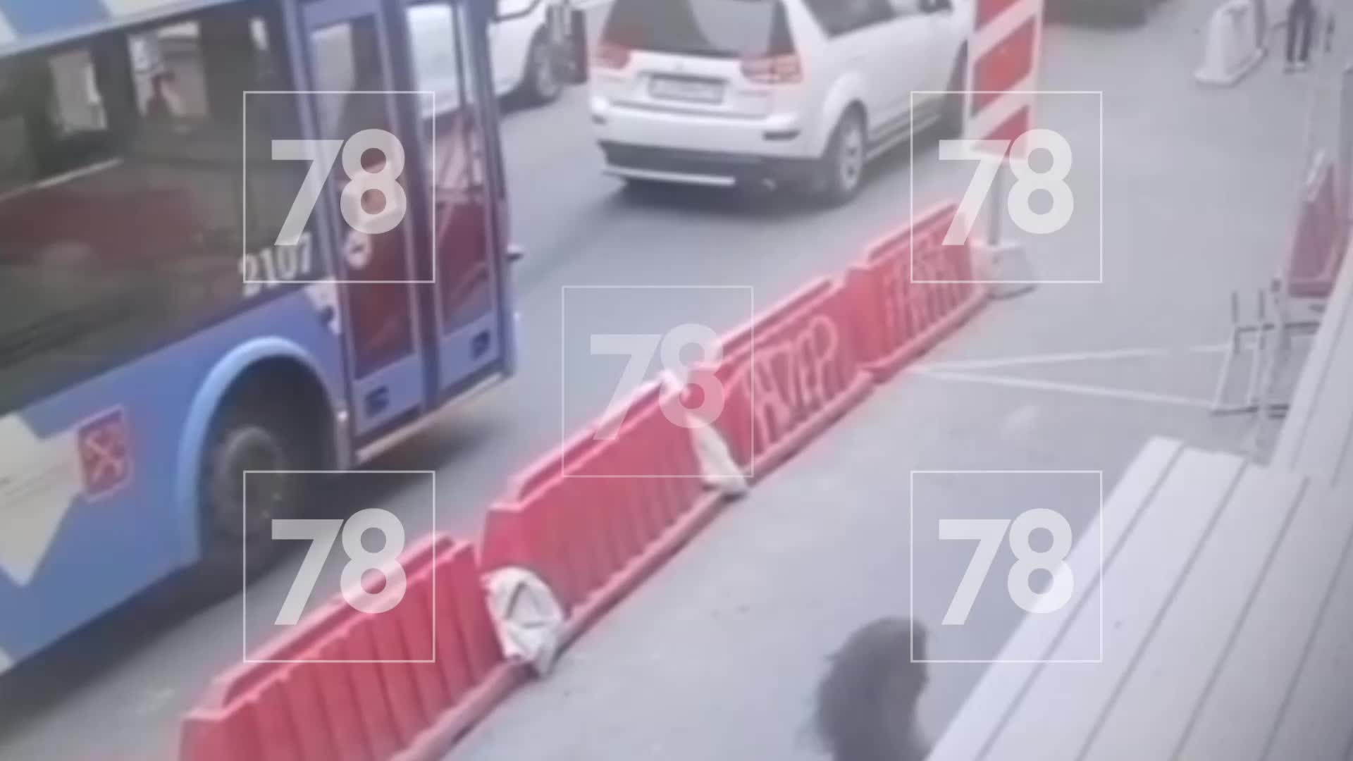 Обрушение строительных лесов на Загородном проспекте в Санкт-Петербурге