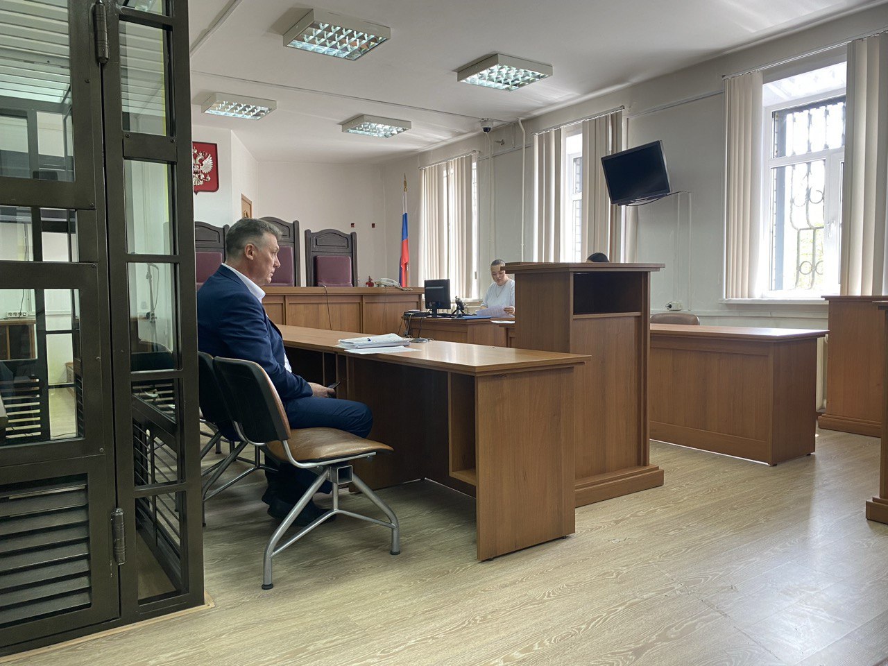 В Забайкальском краевом суде началось рассмотрение жалобы адвоката Константина Люльчева на меру пресечения. Константин Люльчев утверждает, что он член совета директоров «ТГК-14», но не владелец компании. ZAB.RU