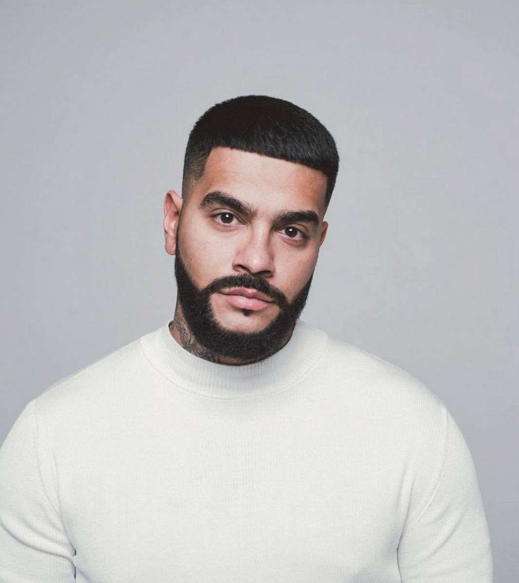 ЕС подготовил санкции против Тимати и директора Эрмитажа Под санкции также могут попасть президент ФИДЕ Дворкович глава Федерации спортивной борьбы России Мамиашвили и гендиректор Мариупольского театра Солонин Об этом сообщил EUobserver со ссылкой на внутренний документ ЕС ВПШ