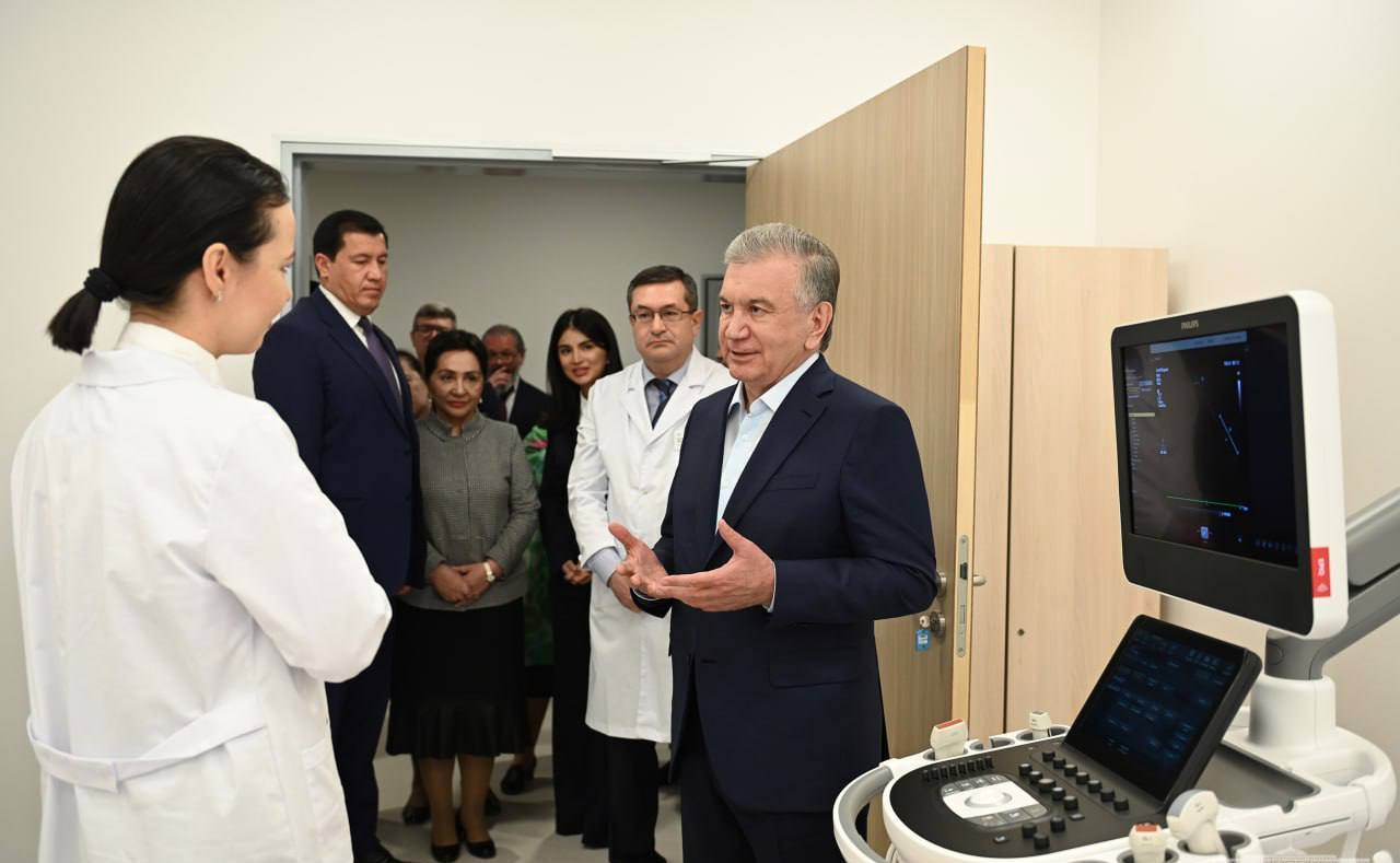 Труд медицинских работников и впредь будет достойно оцениваться президент Во второе воскресенье ноября в Узбекистане отмечается День медицинских работников Президент Шавкат Мирзиёев поздравил специалистов сферы здравоохранения подчеркнул ключевые достижения последних лет и заверил что развитию медицинской системы и поддержке её работников будет уделяться особое внимание   uznews uz ru news 104727 uznews