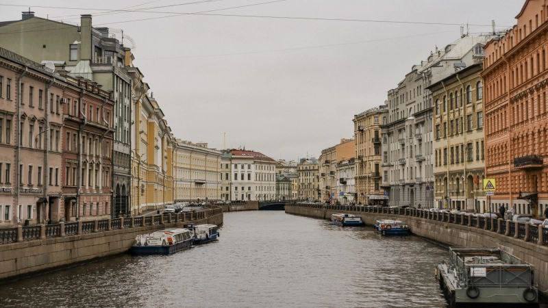 В Петербурге прошла II Международная арктическая молодежная Ассамблея  21 ноября в Санкт-Петербурге прошла II Международная арктическая молодежная Ассамблея в рамках Санкт-Петербургского Экономического конгресса VI Международного муниципального форума стран БРИКС. Цель мероприятия – консолидация молодежи разных государств вокруг устойчивого развития, сохранения биоразнообразия, международного научного сотрудничества и мирного прогресса в Арктике.  Осознавая исключительную роль сохранения мира и стабильности, повышения экологической устойчивости и снижения уровня угроз в Арктике, активная молодежь со всего мира объединилась для формирования консолидированной позиции в сфере международного сотрудничества в арктическом регионе.  II Международная арктическая молодежная Ассамблея объединила более 600 человек со всего мира. Участниками стали представители активной молодежи, студенты, начинающие специалисты в области арктических исследований.