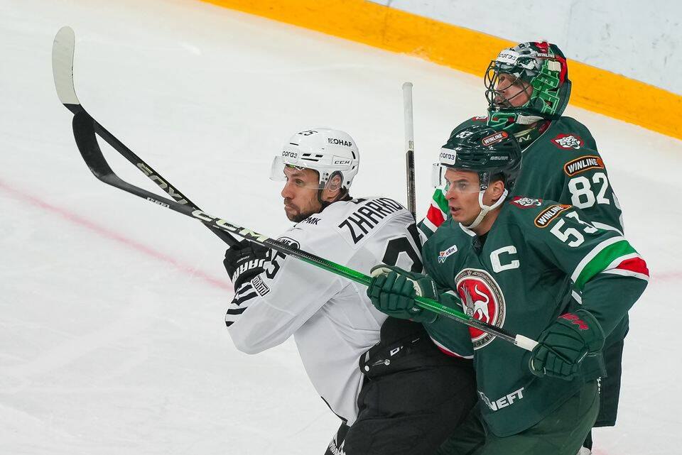 Ак Барс победил Трактор в матче регулярного чемпионата КХЛ Ак Барс со счетом 3 2 победил Трактор в матче регулярного чемпионата КХЛ Голами в составе казанской команды отметились Александр Хмелевский Алексей Пустозеров и Илья Сафонов Читать полностью