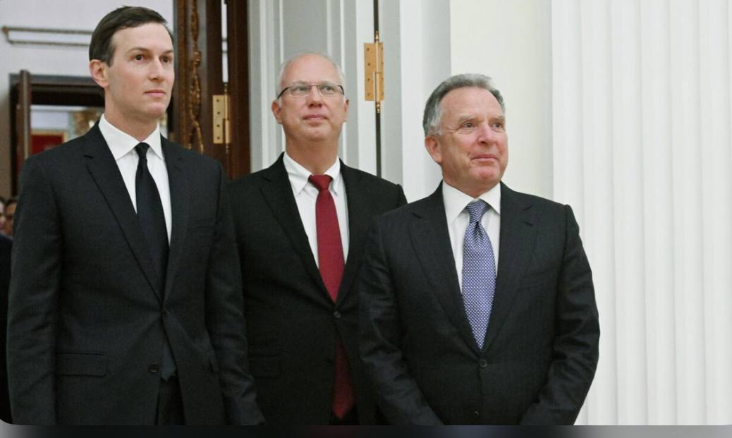 Спецпредставитель президента РФ глава РФПИ Кирилл Дмитриев во вторник в Давосе встретится со Стивом Уиткоффом и Джаредом Кушнером утверждает журналист Axios Барак Равид со ссылкой на источник Дмитриев завтра в Давосе встретится с Уиткоффом и Кушнером написал он в социальной сети X