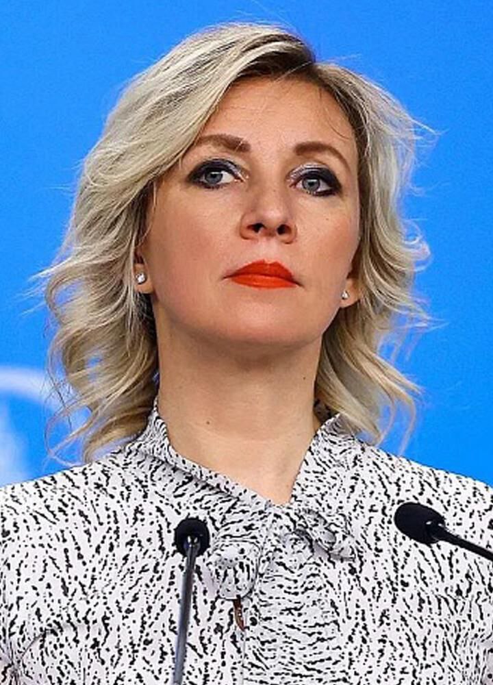 Захарова похвалила курорт Вонсан в КНДР, назвав его фантастическим "Курорт не одного отеля, не думайте, что стоит один отель и под него создана какая-то туристическая инфраструктура. Это действительно город, город отелей", - сказала она в эфире радио Sputnik. По ее словам, Вонсан может оказаться "привычным" для российских туристов, так как он похож на курорты в тех странах, куда россияне обычно ездят для отдыха.