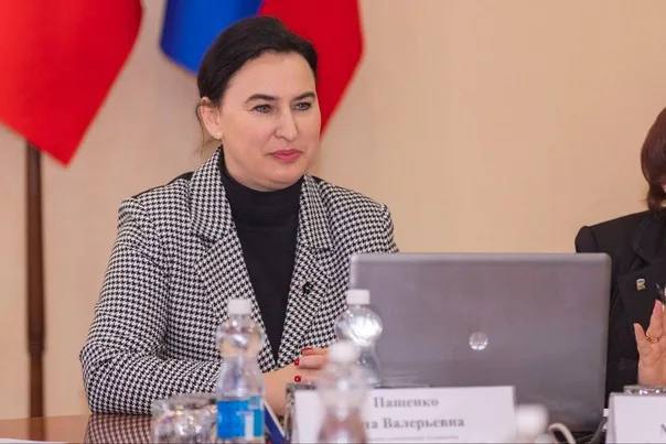 В сентябре начнут восстанавливать мост в Счастье, взорванный украинскими боевиками   Об этом сообщает ЛИЦ со ссылкой на врип главы Луганска Яну Пащенко   Проект уже на стадии завершения. Он значительно облегчит передвижение через Северский Донец в сторону Счастья. По словам министра инфраструктуры и транспорта ЛНР Альберта Апшева, проект восстановления моста у Счастья предполагает создание четырех полос движения            Вести. Луганск Подписаться   Прислать новость