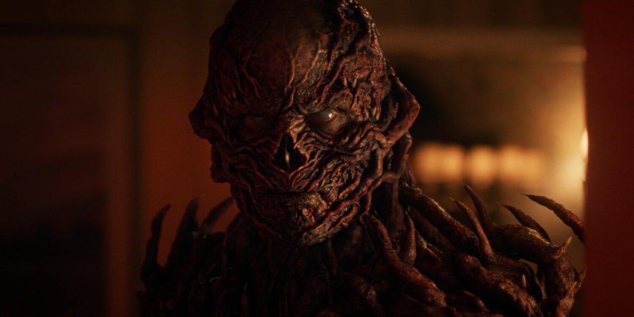 Документальный фильм о создании пятого сезона Очень странных дел вышел на Netflix Для него доступны в том числе русские субтитры Хронометраж One Last Adventure The Making of Stranger Things 5 составил 2 часа 2 минуты В нем показали уникальные кадры со съемок и то как проходила читка сценария финальной части сериала Кинопоиск Новости