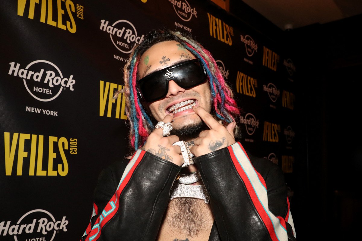 Lil Pump станет специальным гостем на московском концерте Offset, который пройдет 14 июня в МТС Live Холле. В Say Agency сказали, что рэпер не потребовал большого гонорара: «По информации от менеджмента ― любит пельмени, мечтает побывать в Башкирии, а в качестве подарков от поклонников с удовольствием примет необычные варежки, носки или оренбургский платок».
