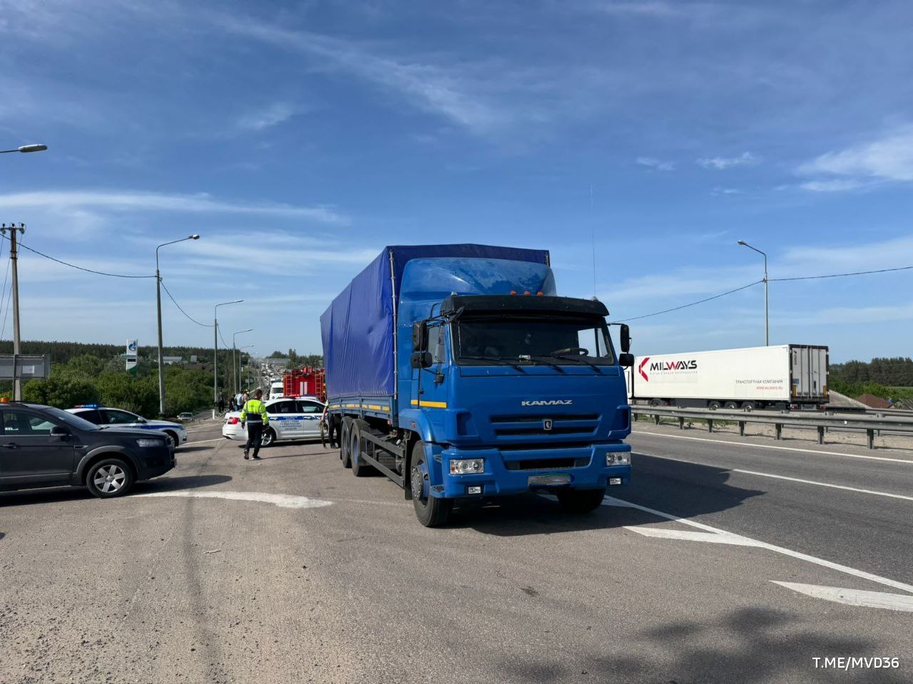 В результате аварии на 481 километре трассы М-4 "Дон" в Рамонском районе Воронежской области пострадали 14 человек. Столкновение произошло между пассажирским автобусом и двумя грузовиками. Информацию о происшествии подтвердили в региональном МВД.