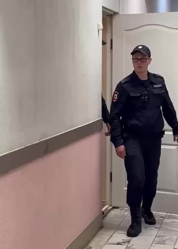 В Бресте задержаны вымогатели, заставившие должника копать яму