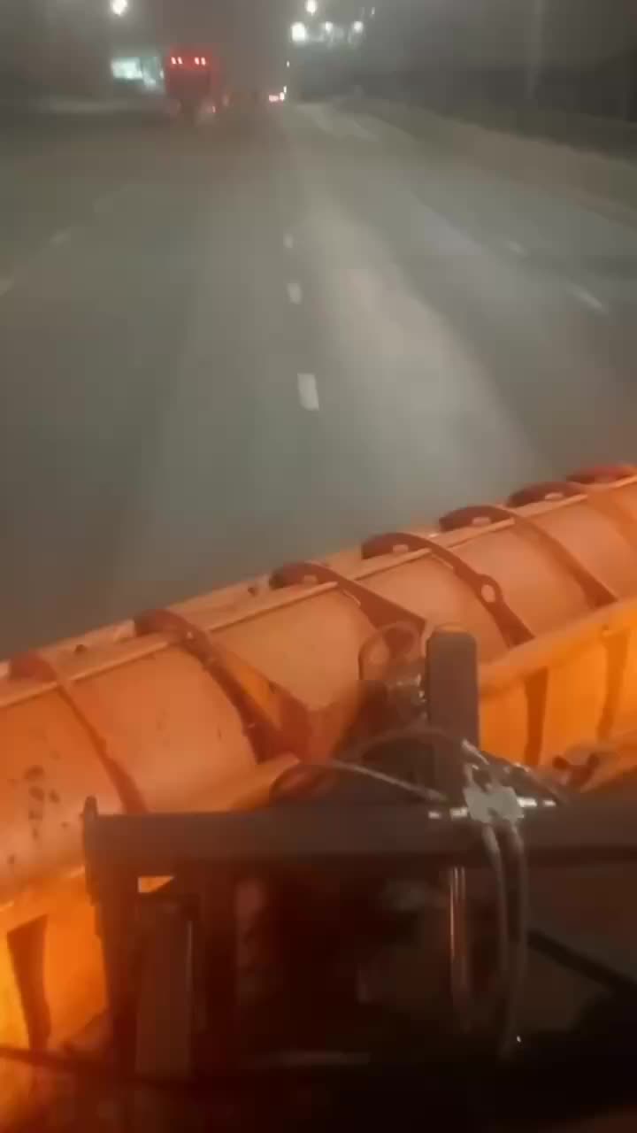 Краснодарские мосты обработаны противогололедными материалами для безопасности дорожного движения