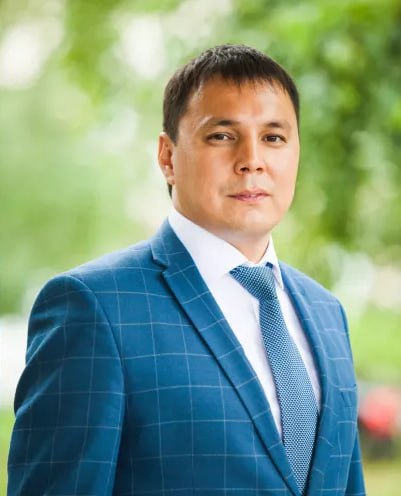 В Башкирии задержали экс главу Абзелиловского района Как сообщает ГорОбзор ру бывший глава администрации Абзелиловского района Ильдар Нафиков задержан накануне Какие обвинения ему могут быть предъявлены пока что неизвестно Нафиков занимал пост главы администрации с осени 2018 года В апреле 2025 года он принял решение досрочно сложить полномочия Новым главой Абзелиловского района депутаты избрали Айрата Аминева Подпишитесь на ufa rb