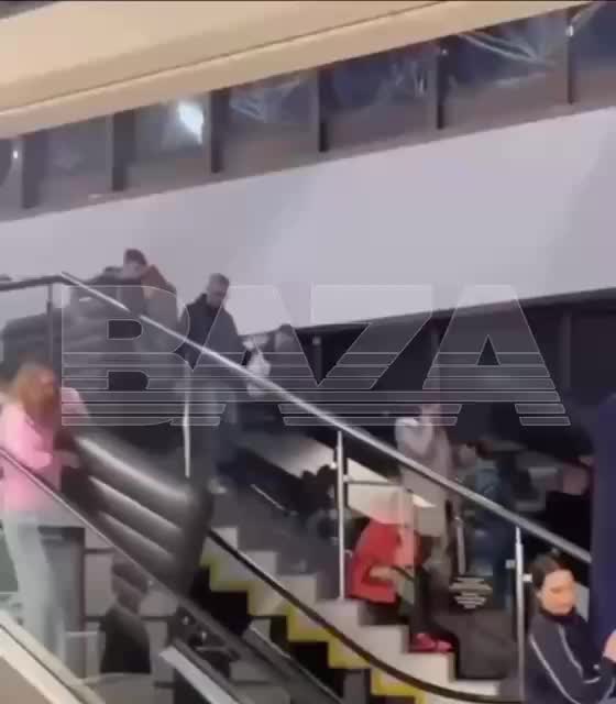 Задержка рейсов в аэропорту Сочи из-за ночных атак БПЛА