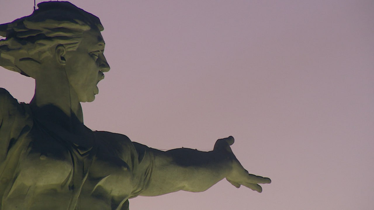 Геннадий Зюганов рассчитывает на переименование Волгограда в Сталинград в 2025 году Об этом лидер КПРФ рассказал Российской газете Геннадий Зюганов вновь привел данные опроса согласно которому 80 респондентов одобряют решение о переименовании Источник опроса так и не назван Это было нормально воспринято поймут Только надо объяснить людям сказал Зюганов Подписаться Перейти на сайт