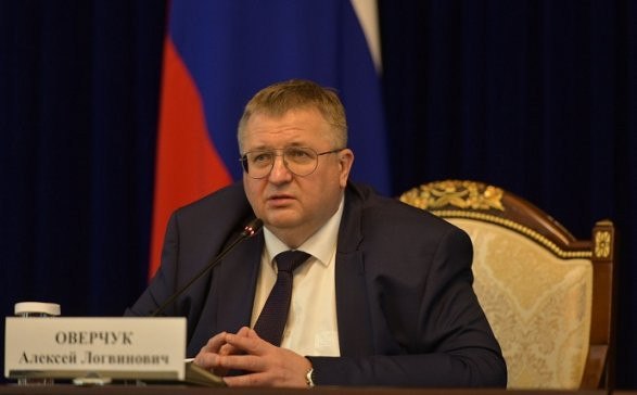 Алексей Оверчук едет в Баку Визит Алексея Оверчука в Азербайджан запланирован на 13 14 октября в настоящее время согласовываются детали поездки Оверчук примет участие в трёхсторонней встрече с представителями Азербайджана и Ирана которая пройдёт в Баку vesti az